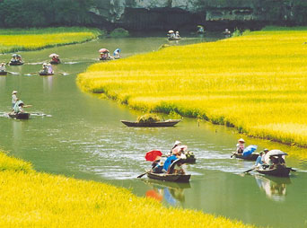 Hoa Lu - Trang An Grottoes Tour